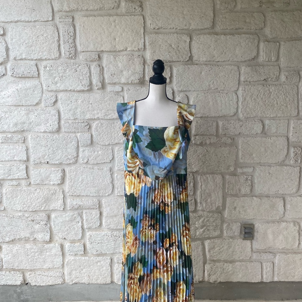 Chi Chi London Blue and Yellow Floral Ruffle Pleated Midi Dress in  Curve Sz 20